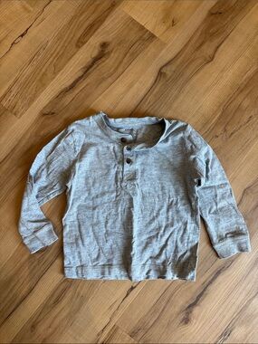 George Long-Sleeve Henley Top - Gray